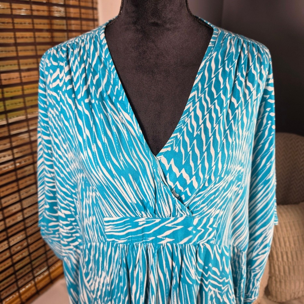 Natori Tunic Top Medium Blue White Abstract Zebra Print V-Neck Caftan Resort